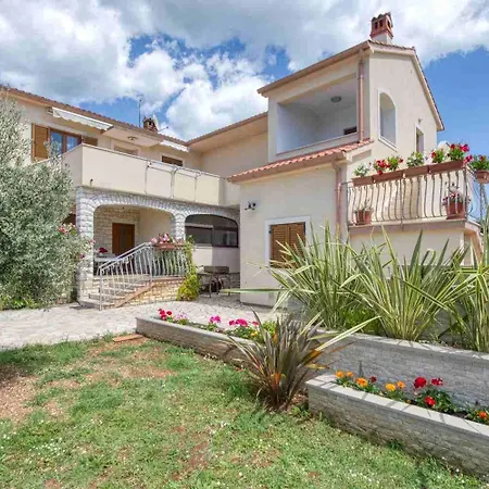 With Terrace Appartement