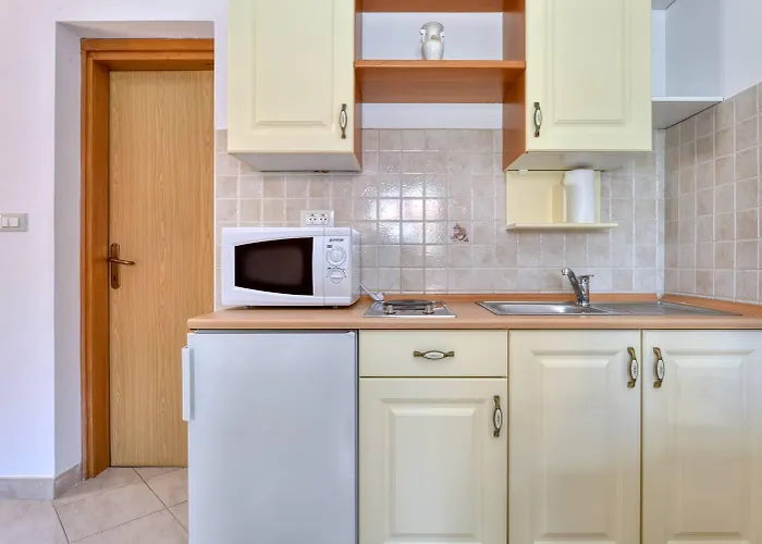 아파트 With Terrace